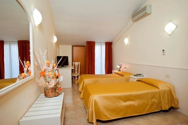 Hotel Massimino Anguillara Sabazia Szoba fotó